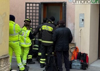 Terni, via degli Artieri: 75enne trovato senza vita in casa