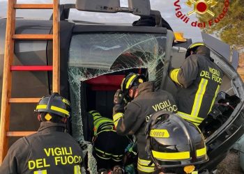 E45: tir e auto si ribaltano all’uscita Umbertide-Gubbio. Camionista 60enne ferito seriamente