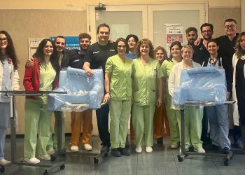 Terni: infermiera festeggia la pensione donando ai pazienti e all’ospedale