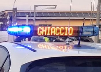 Terni, Campore-Recentino: tir sbanda per il ghiaccio e colpisce veicolo in sosta
