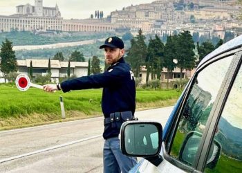 Assisi: va a sbattere e ‘becca’ 6.347 euro di multa