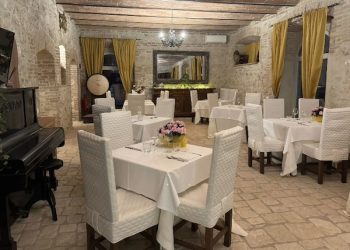 Romantici a tavola e ‘velocisti’ all’uscita: fuga dopo il pranzo di San Valentino