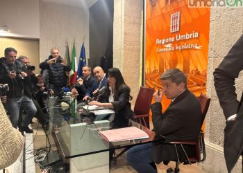 Terni: la protesta di Bandecchi per l’ospedale entra in Regione. Audizione tesa con Proietti