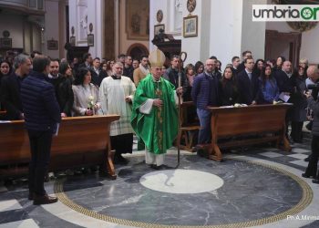 Terni: in basilica il rito della promessa. L’amore dei fidanzati nel segno di San Valentino