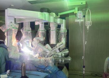 Ospedale Perugia: rimosso fibroma uterino gigante con il robot