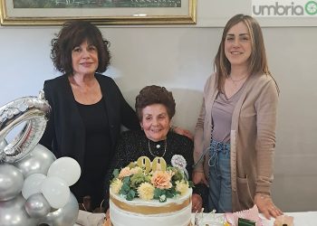 Festa grande per i 90 anni di nonna Graziella. E il compleanno è ‘triplo’