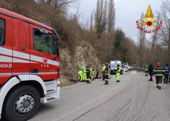 Scontro moto-bici: muore imprenditore 57enne, padre di tre figli