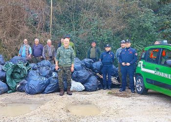 Piediluco: il bosco della droga ripulito dai rifiuti. In campo anche i ‘cinghialari’