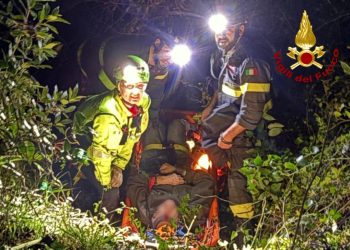 Terni, cadono in un fosso mentre cercano asparagi: anziani soccorsi