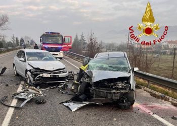 Frontale lungo la ‘Gubbio e pian d’Assino’: quattro feriti, donna in ‘codice rosso’
