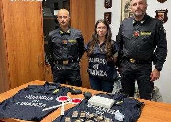 La guardia di finanza di Terni sequestra droga per 300 mila euro. Uomo ricercato