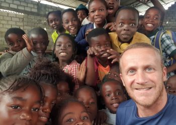 La speranza arriva da Terni: 150 bambini vanno a scuola grazie a ‘Simon and Friends for Africa’