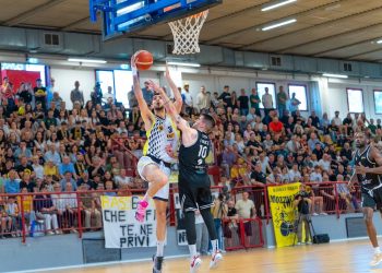 Esseti Basket Terni: primo passo verso la serie B. Vittoria contro Mesagne 56-51