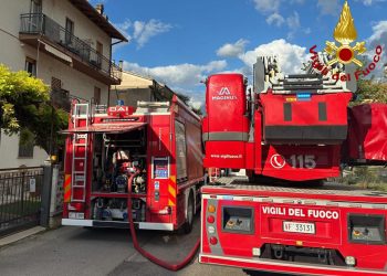 Terni: fiamme in mansarda a San Giovanni. Evacuati i residenti e rogo spento