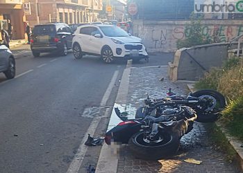 Terni: scontro auto-moto a borgo Bovio. Ferito giovane centauro