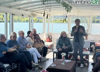Piediluco: un pomeriggio tra libri e dialogo sul battello