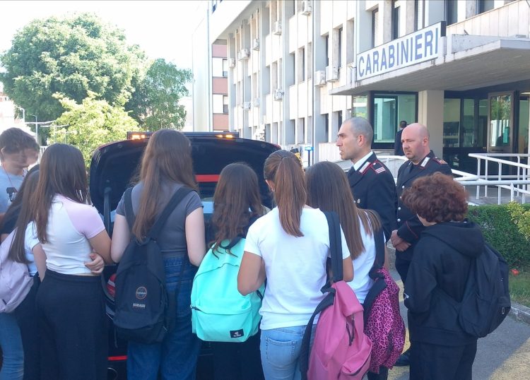 La visita al comando di via Radice