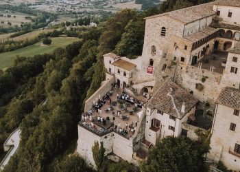 A Todi riapre la Terrazza del Nido dell’Aquila. Estate tra musica, eventi e sapori del territorio