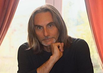 Francesco Morettini e il suo pianoforte svegliano l’alba del Festival Villa Solomei