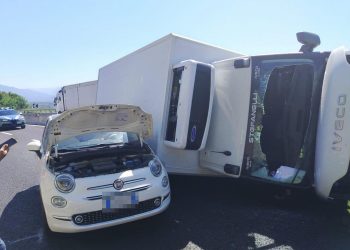 Raccordo Terni-Orte: incidente a Narni. Coinvolti tre mezzi. Feriti e traffico in tilt – Fotogallery