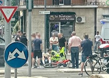 Terni: auto contro bici a ponte Romano. Un ferito