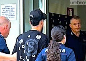 Terni, droga in casa a Santa Maria Maddalena: 36enne arrestato dalla Volante