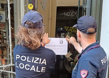Terni: stop definitivo per un negozio di via Cavour. «Anche alcol a minorenni»