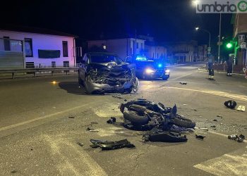 Terni: tragico schianto nella notte in via Narni. Muore ragazzo di 16 anni