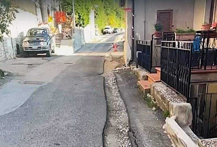 Lavori stradali a Polino