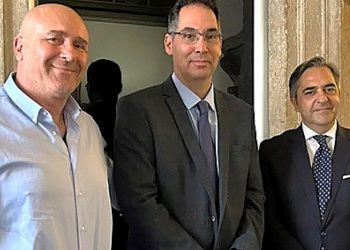 Bandecchi incontra consigliere dell’ambasciata di Israele: «Reazione comprensibile dopo il 7 ottobre. Ma ora serve pace»
